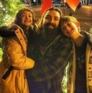 DINGUS, Darien, Damien & Madeline